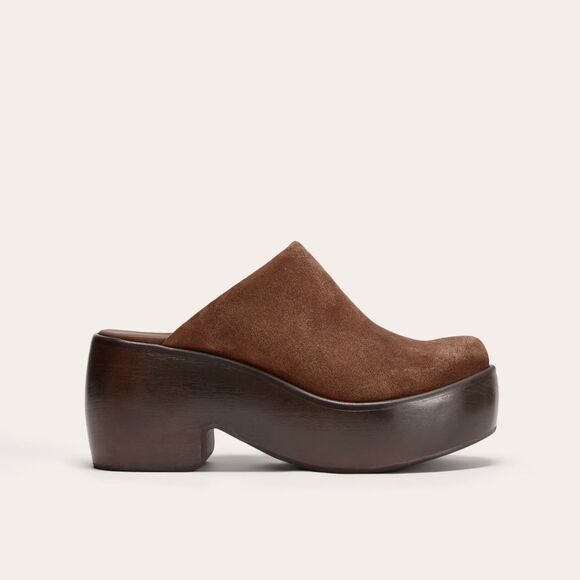 EVERLANE The Wooden Puffa Clog in Dark Umber Suede
